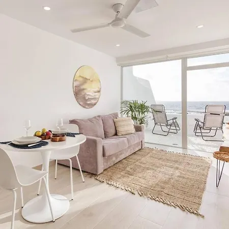 Beachfront With Open Terrace In Canteras لاس بالماس دي غران كاناريا