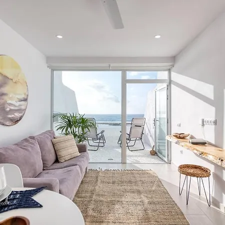 Beachfront With Open Terrace In Canteras لاس بالماس دي غران كاناريا