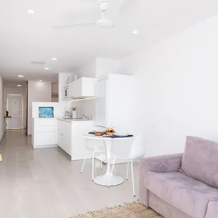 Beachfront With Open Terrace In Canteras شقة *