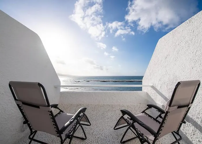 Beachfront With Open Terrace In Canteras * لاس بالماس دي غران كاناريا