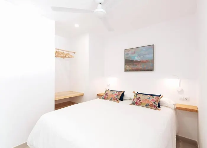 Beachfront With Open Terrace In Canteras Apartament