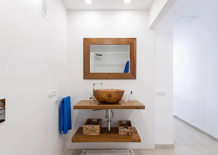 Beachfront With Open Terrace In Canteras