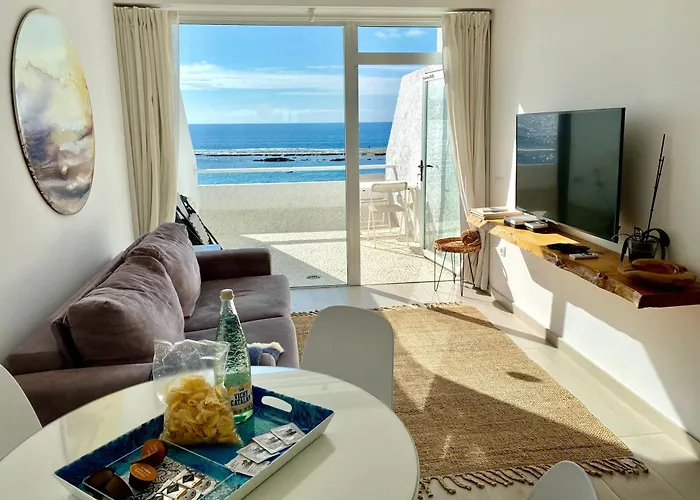 Beachfront With Open Terrace In Canteras Apartament